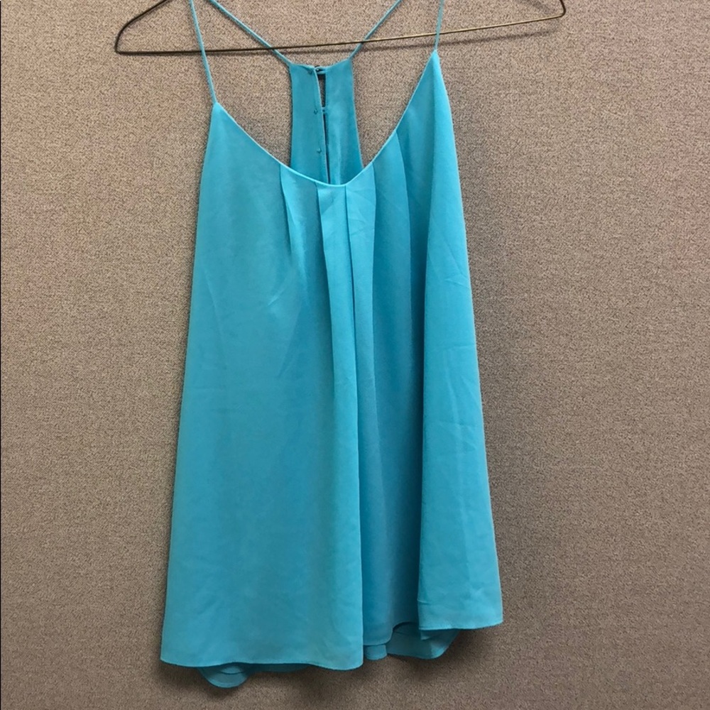 Flowy tank
